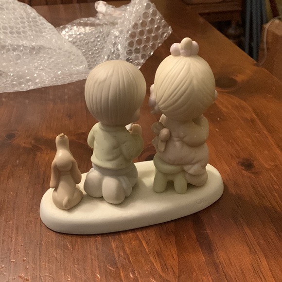 A Precious Moments Porcelain Figurine With This Ring I... - Picture 4 of 16